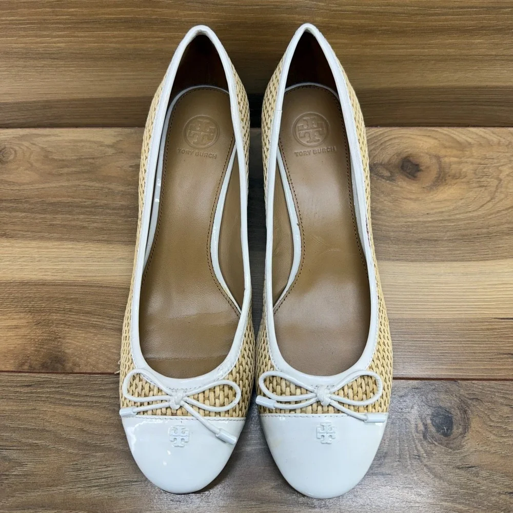 Tory Burch Wicker Raffia Wedge Pumps 10.5 M White Natural Bow Cap Toe Low Heel